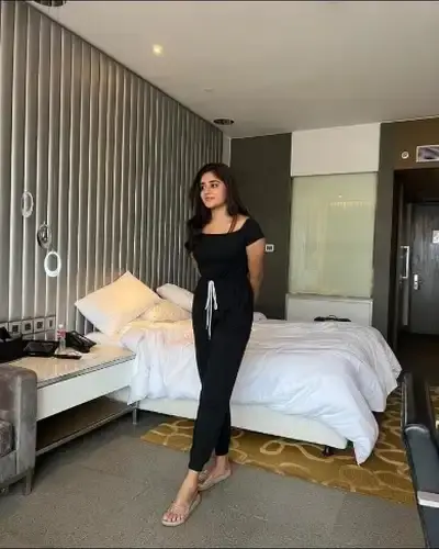 Call Girls Service in Amberpet